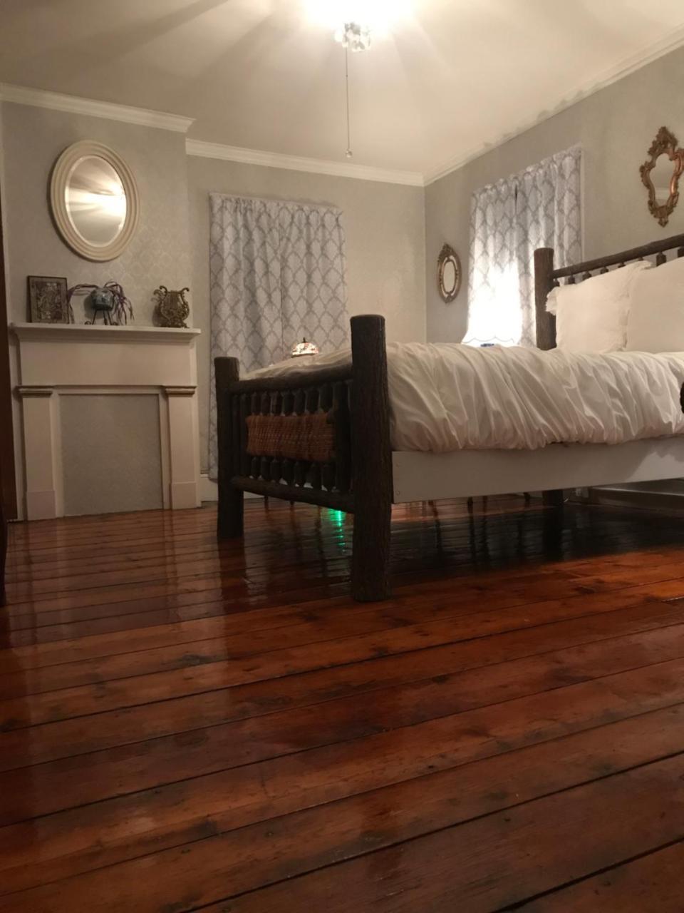 Bel'S Inn Bed And Breakfast 金斯顿 外观 照片
